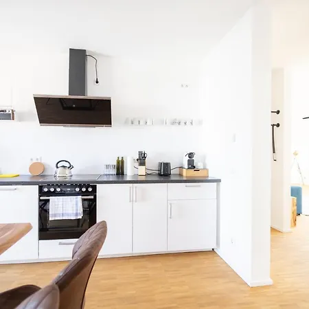 Ko-living - Captain's - Altstadt - Mit Kueche, Smart Tv & Balkon - 6p Halle (Saale)