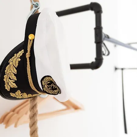 Ko-living - Captain's - Altstadt - Mit Kueche, Smart Tv & Balkon - 6p * Halle (Saale)