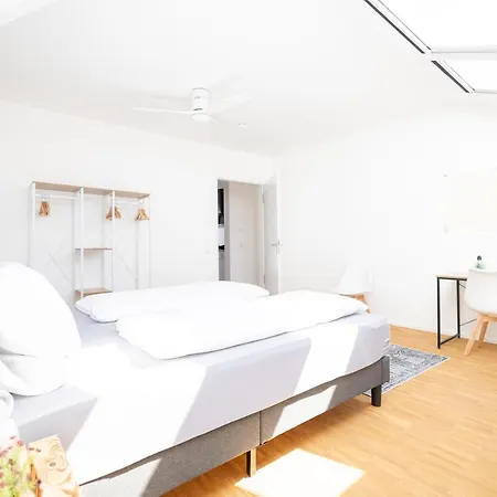 Ko-living - Captain's - Altstadt - Mit Kueche, Smart Tv & Balkon - 6p